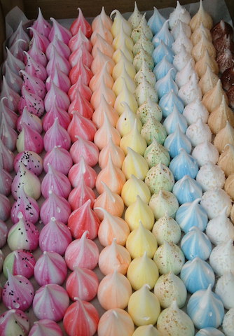 Colourful meringues from the Meringue Girls
