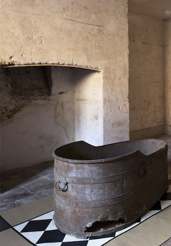 Original 18th century bath thought to have belonged to King George III